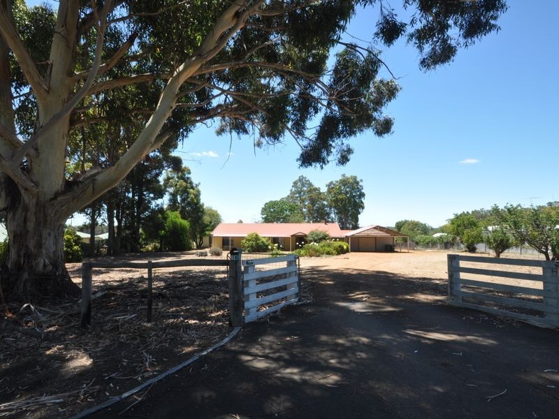 14 Caniroglen Court, Manjimup WA 6258