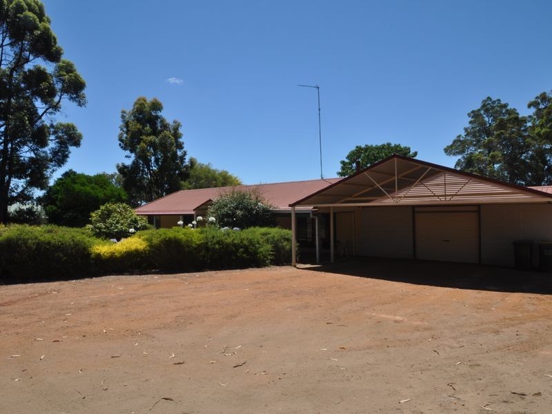 14 Caniroglen Court, Manjimup WA 6258