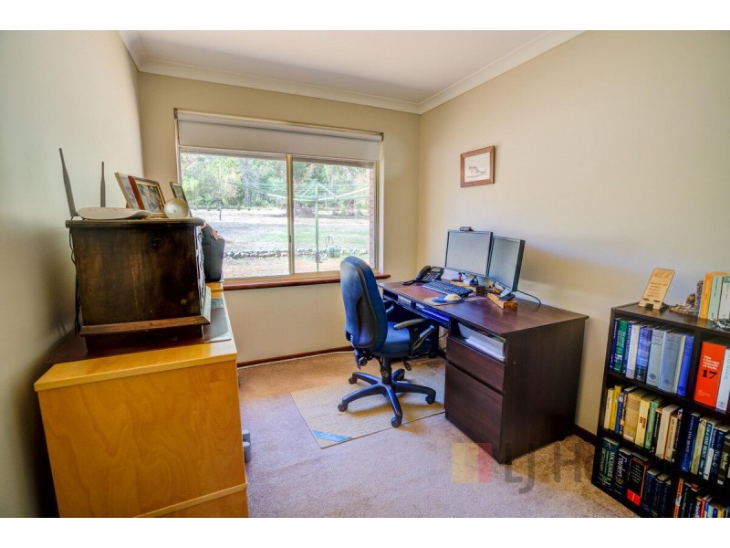 43 Clarrie Jones Place, Pemberton WA 6260