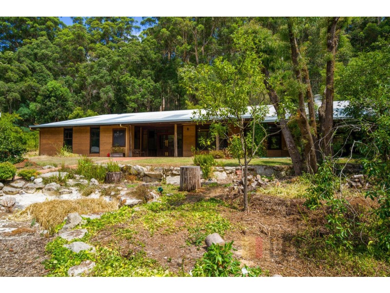 6 Dickinson Street, Pemberton WA 6260