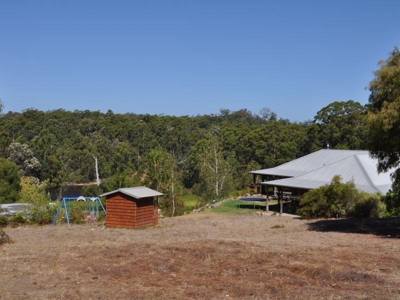 89 Charlie Road (‘Merum Vineyard’), Pemberton WA 6260