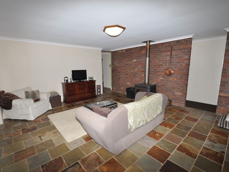 27 Wattle Crescent, Manjimup WA 6258