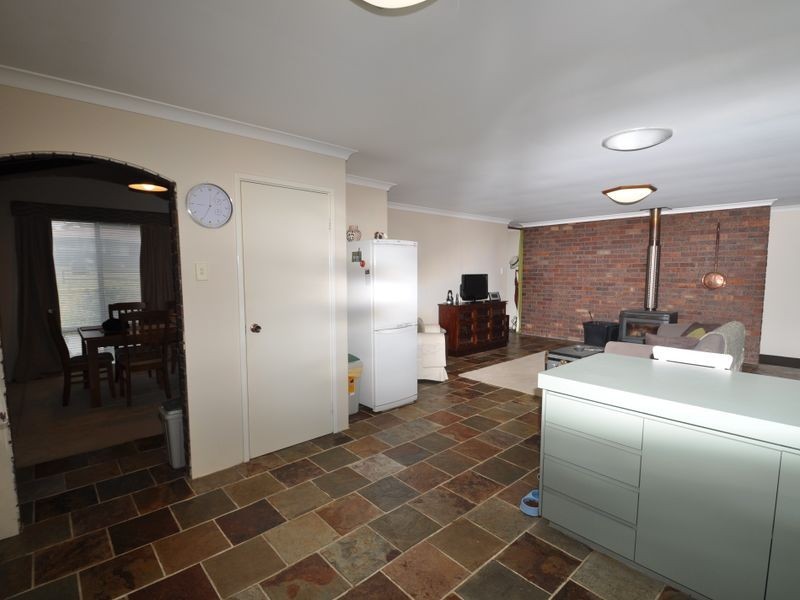 27 Wattle Crescent, Manjimup WA 6258