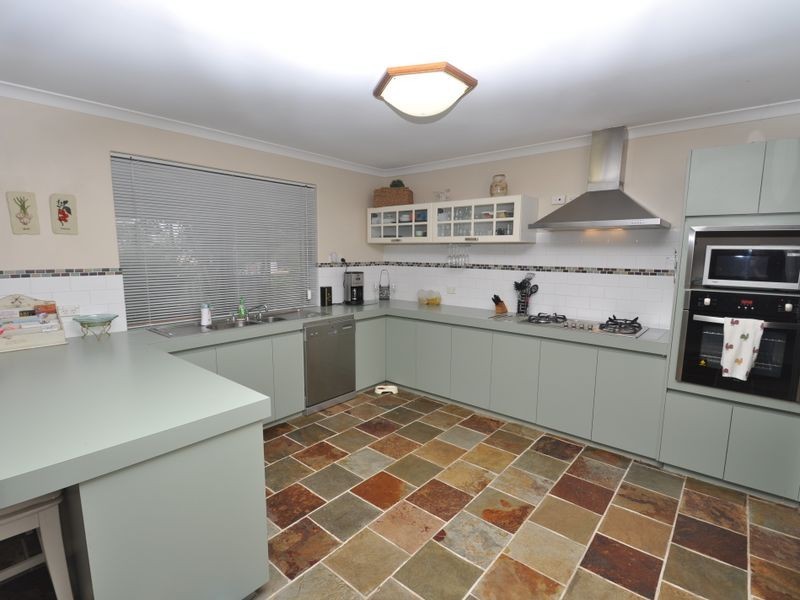 27 Wattle Crescent, Manjimup WA 6258