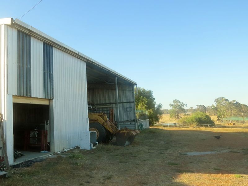 2 Chestnut Grove, Manjimup WA 6258