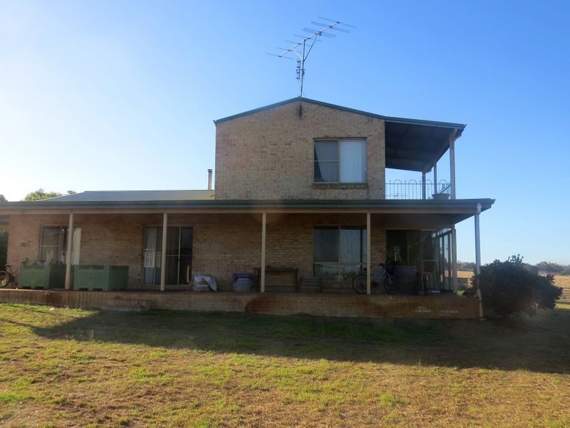 2 Chestnut Grove, Manjimup WA 6258