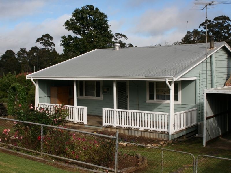 33 Guppy Street, Pemberton WA 6260