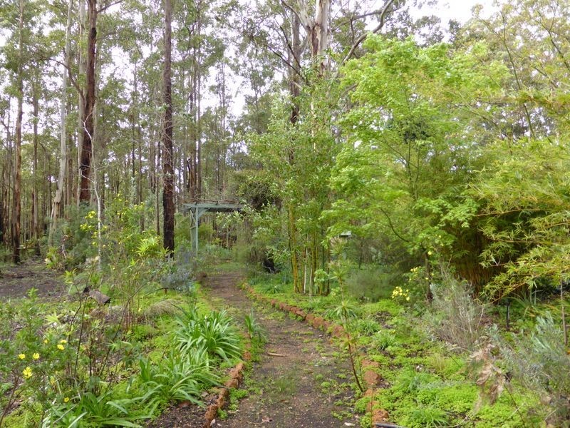 37 Woodgate Retreat, Manjimup WA 6258