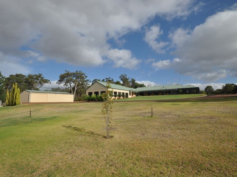 41 Manjin Drive, Manjimup WA 6258