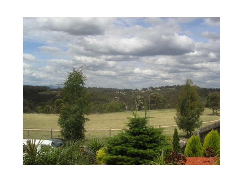 21 Tea Tree Drive, South Morang VIC 3752
