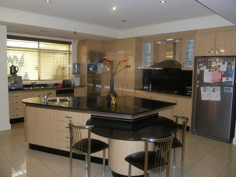 27 Montana Way, Mill Park VIC 3082