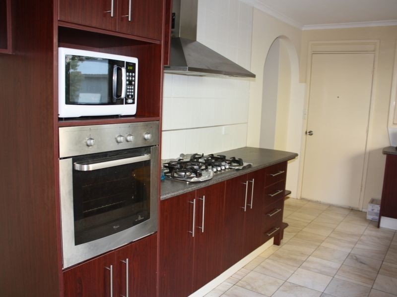 8 Athol Avenue, Bundoora VIC 3083