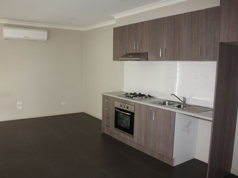 4/6 Heyington Avenue, Thomastown VIC 3074