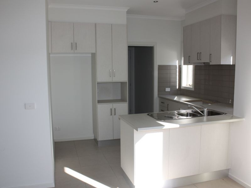 1/37 Campaspe Drive, Whittlesea VIC 3757