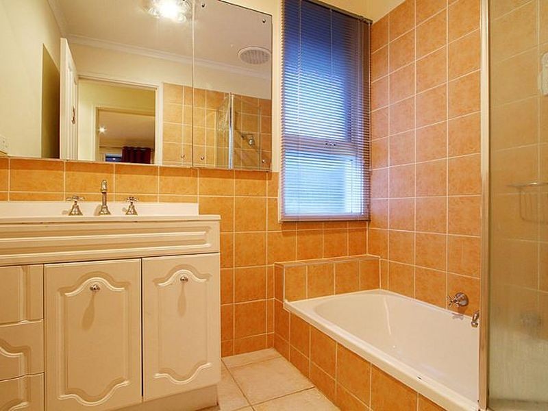 4 Poiseidon Close, Mill Park VIC 3082