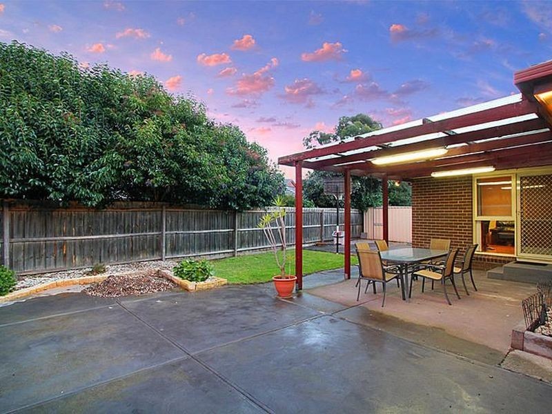 4 Poiseidon Close, Mill Park VIC 3082