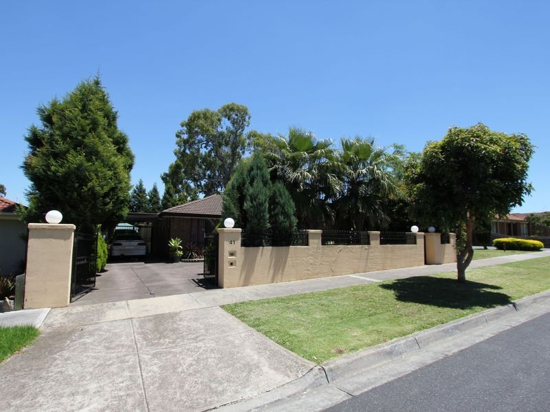 41 Grenda Drive, Mill Park VIC 3082
