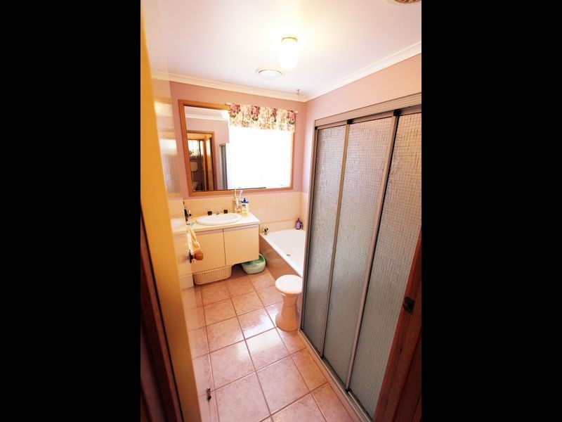 41 Grenda Drive, Mill Park VIC 3082