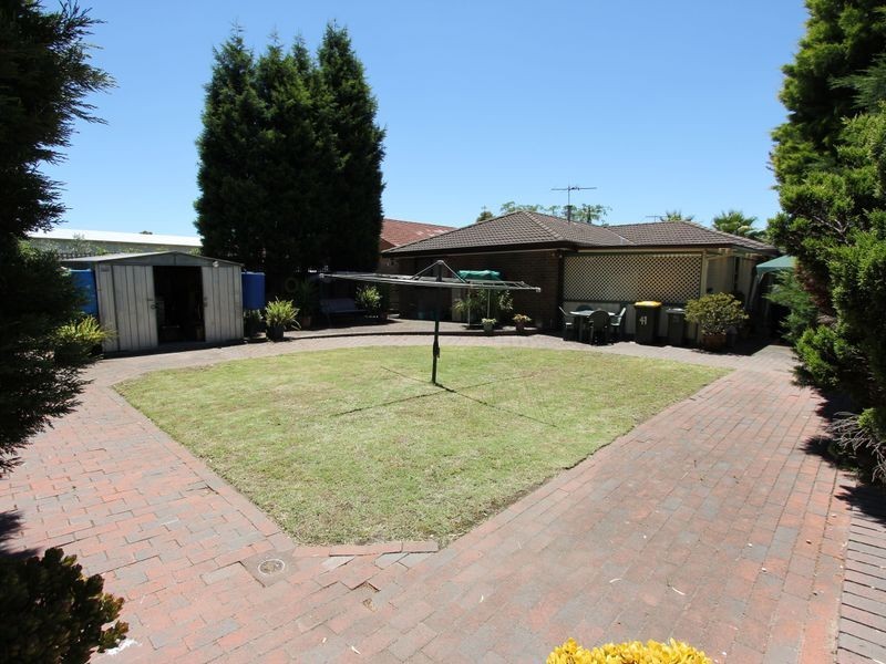 41 Grenda Drive, Mill Park VIC 3082