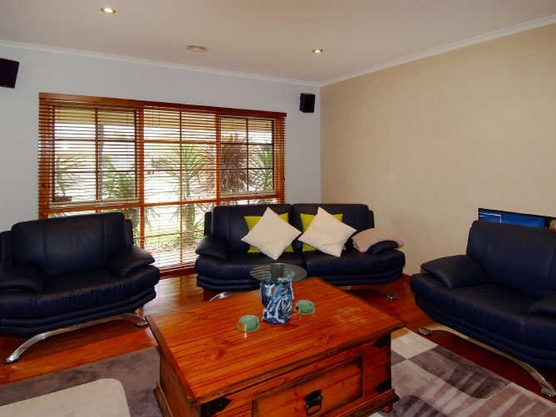 27 Romano Avenue, Mill Park VIC 3082