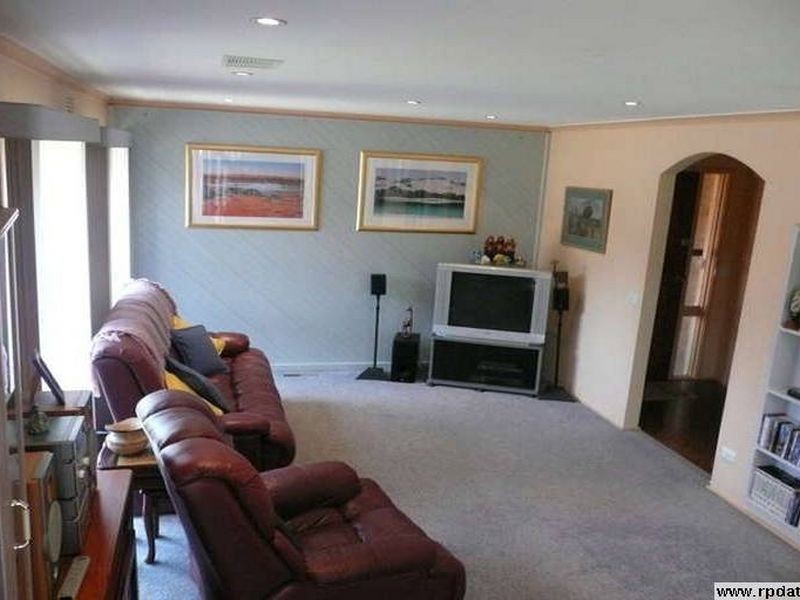 20 Streeton Circuit, Mill Park VIC 3082