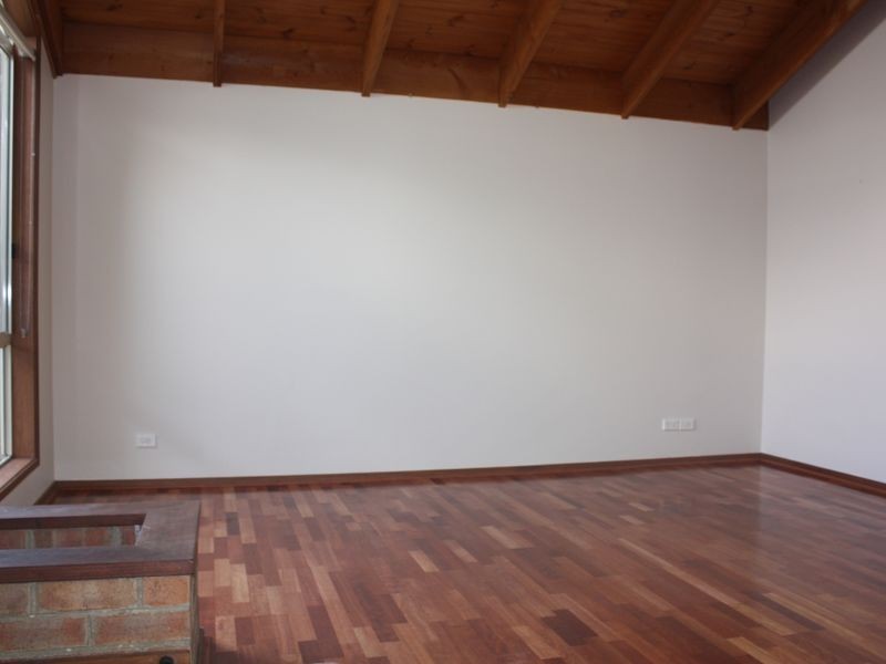 2/52 Balmoral Avenue, Bundoora VIC 3083