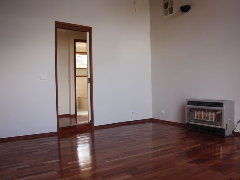 2/52 Balmoral Avenue, Bundoora VIC 3083