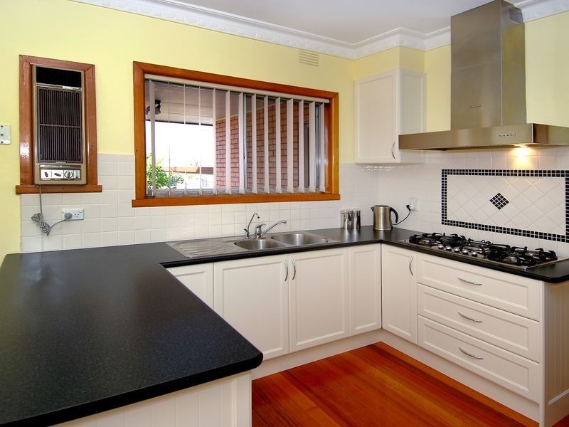 22 Lantana Avenue, Thomastown VIC 3074