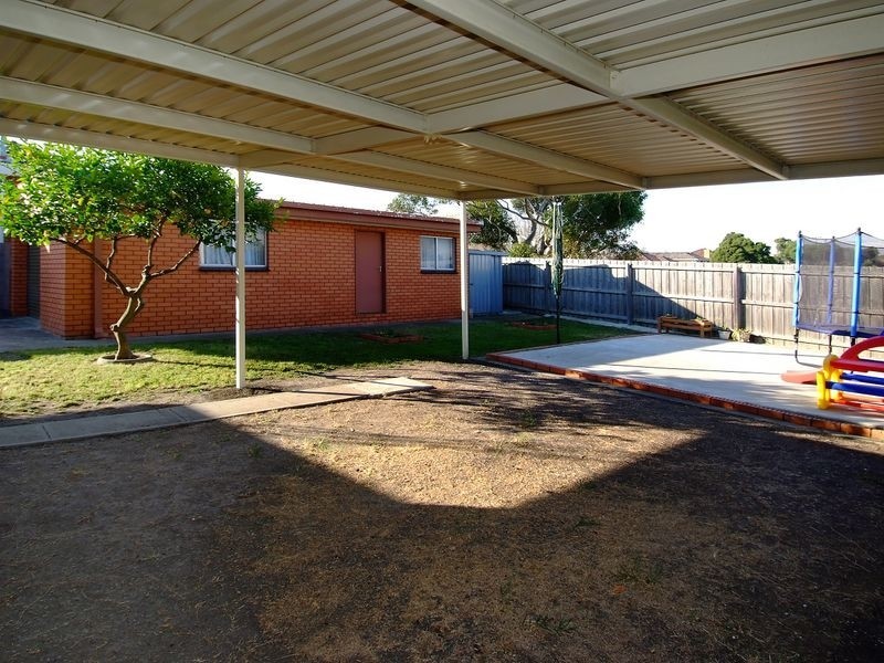 22 Lantana Avenue, Thomastown VIC 3074