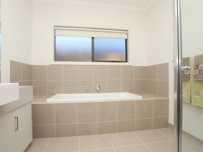 8 Monaro Way, Whittlesea VIC 3757
