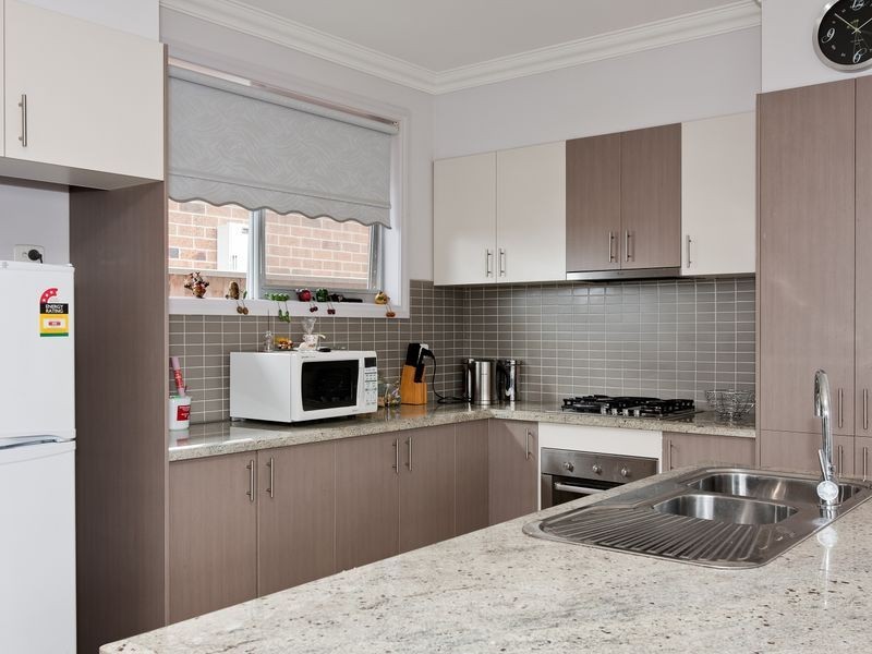 2/5 Cobb Street, South Morang VIC 3752