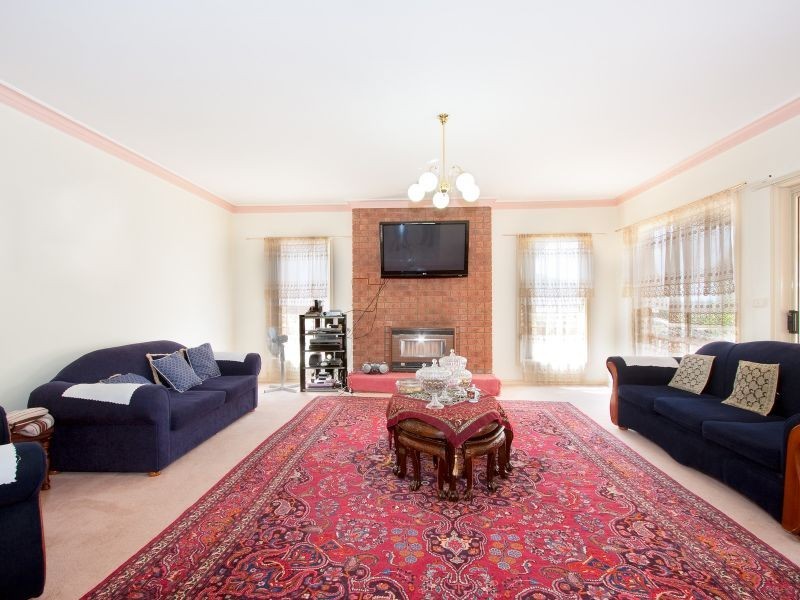 67 Blossom Park Drive, Mill Park VIC 3082