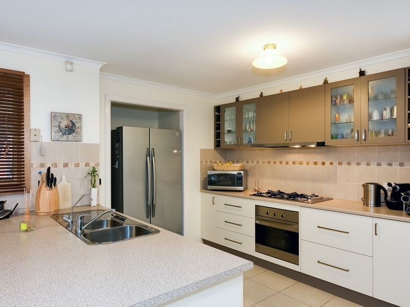 41 Bowman Drive, Mill Park VIC 3082