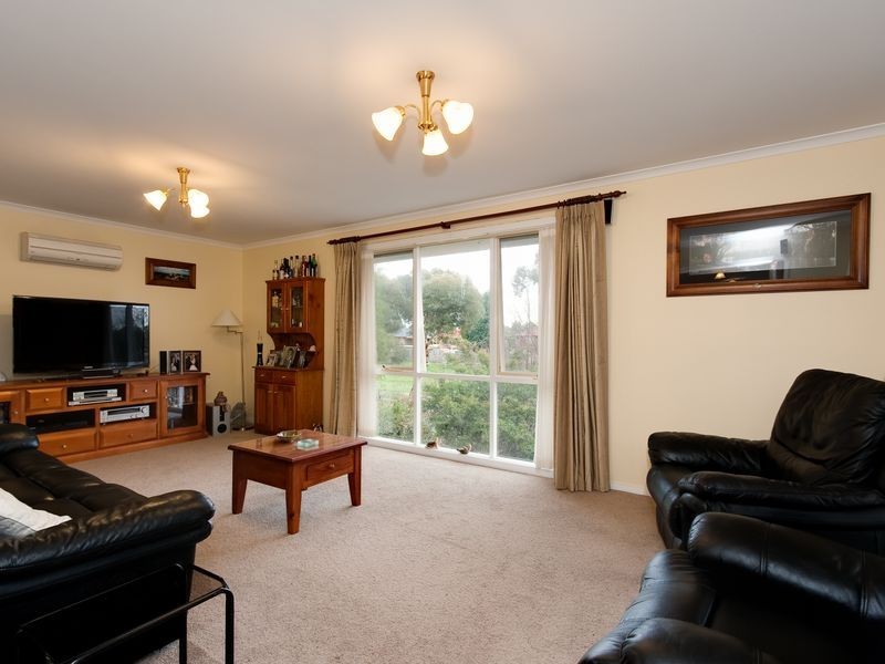 41 Bowman Drive, Mill Park VIC 3082