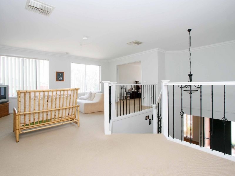 31 Tennyson Circuit, Mill Park VIC 3082