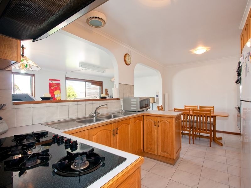 80 Bickley Avenue, Thomastown VIC 3074