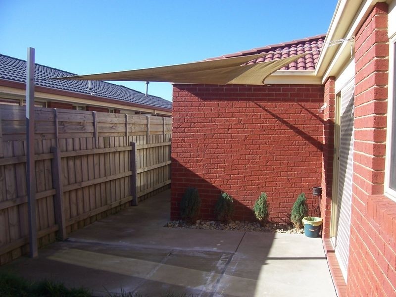 2/11 ZURZOLO Terrace, Epping VIC 3076