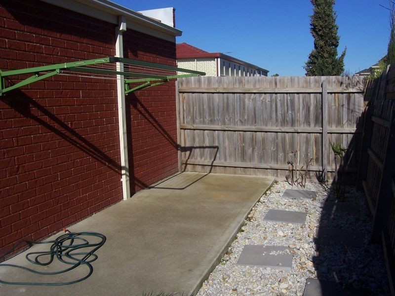 2/11 ZURZOLO Terrace, Epping VIC 3076