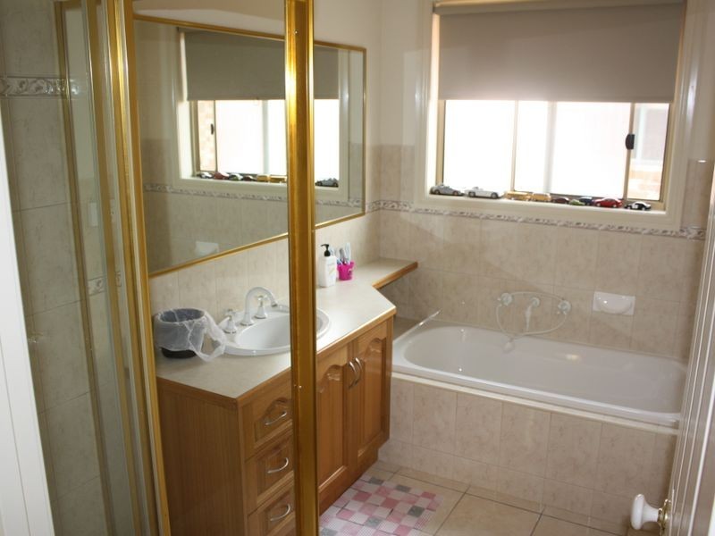 10 Elysee Avenue, South Morang VIC 3752