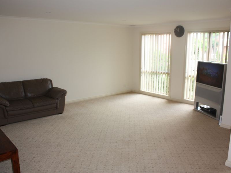 10 Elysee Avenue, South Morang VIC 3752