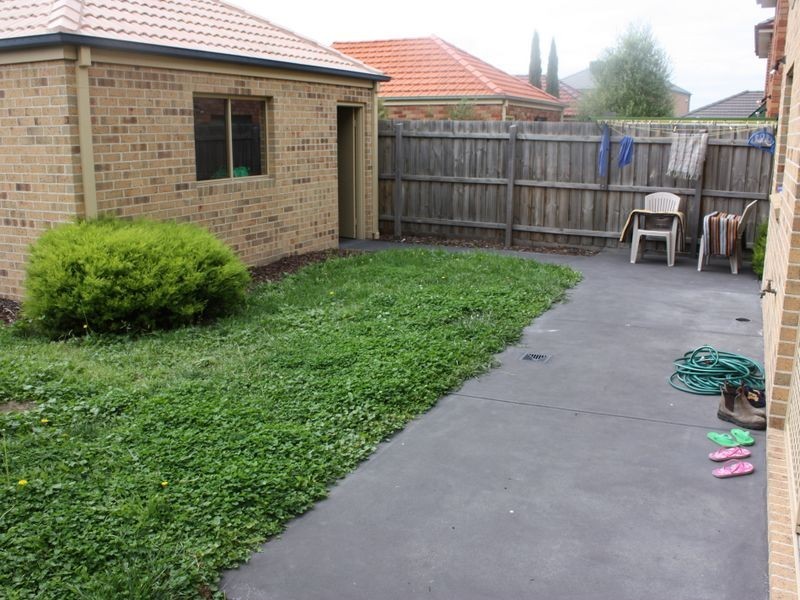 10 Elysee Avenue, South Morang VIC 3752