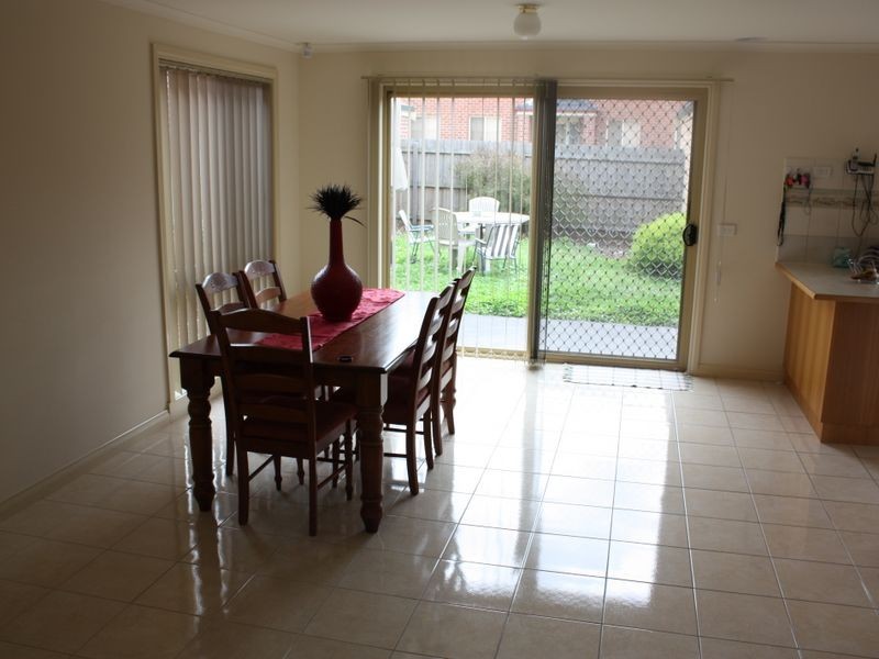 10 Elysee Avenue, South Morang VIC 3752