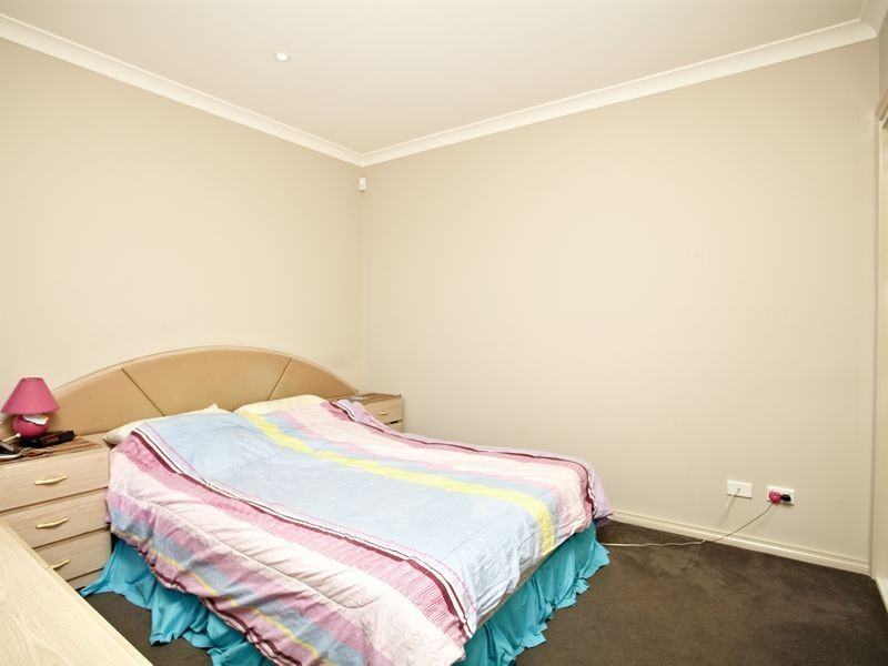 4/6 Heyington Avenue, Thomastown VIC 3074