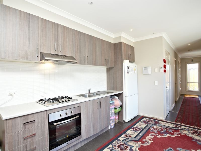 4/6 Heyington Avenue, Thomastown VIC 3074