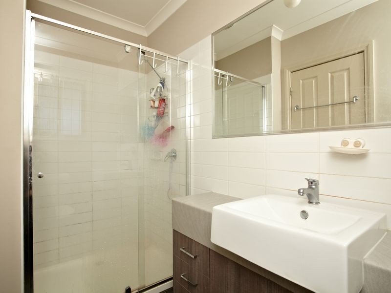 4/6 Heyington Avenue, Thomastown VIC 3074