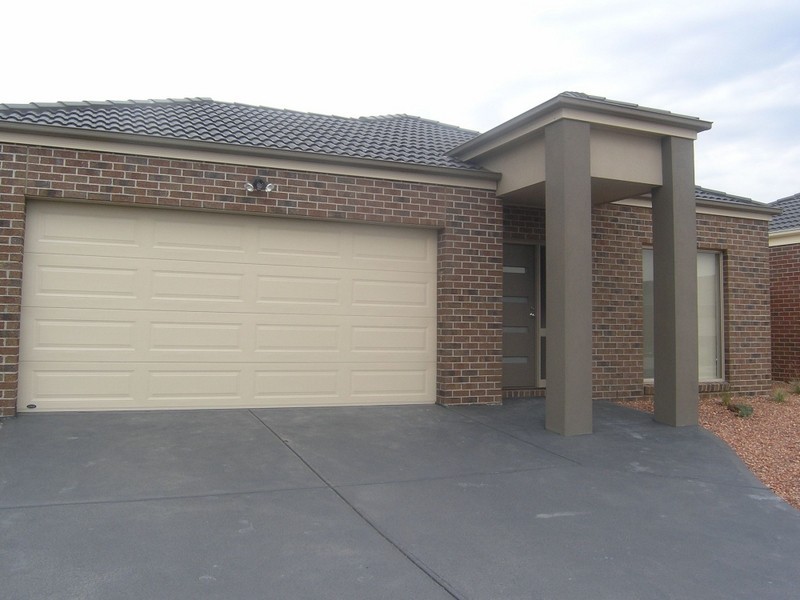 52 Tuross Crescent, South Morang VIC 3752
