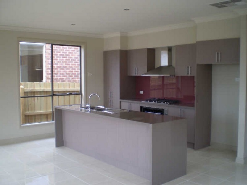 15 Cobb Street, South Morang VIC 3752