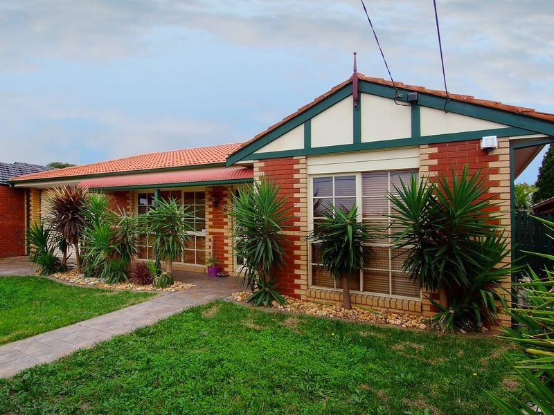 27 Romano Drive, Mill Park VIC 3082