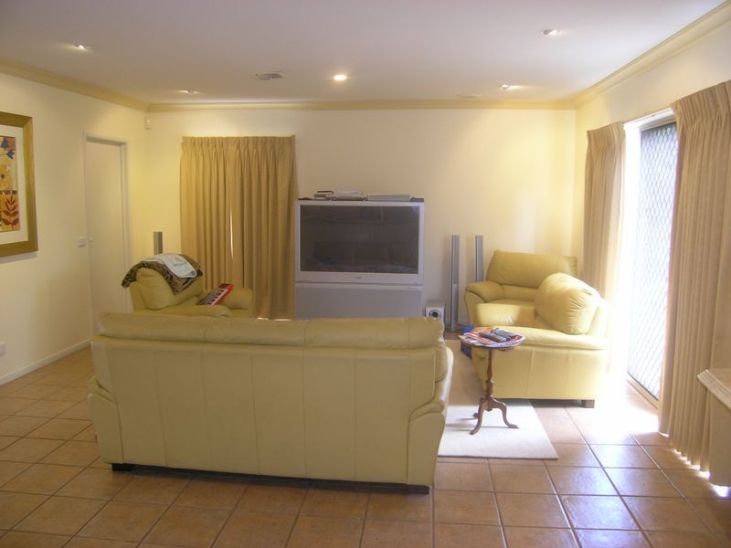 21 Tea Tree Drive, South Morang VIC 3752