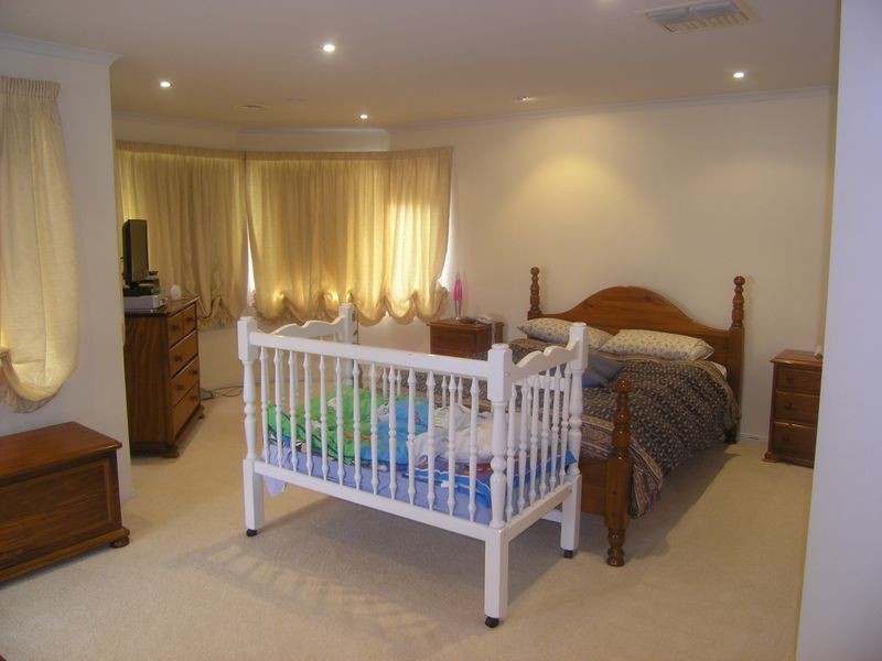 21 Tea Tree Drive, South Morang VIC 3752